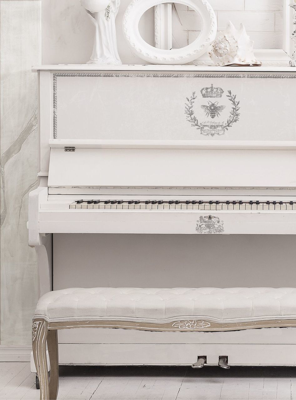 Queen Bee 12x12 Decor Stamp™ - The Weathered Shed