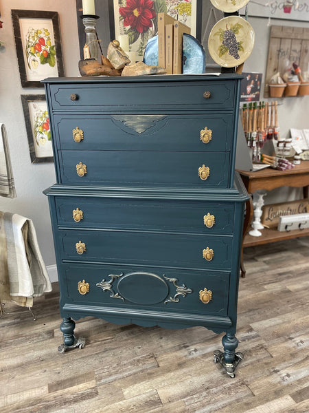 Chestler Blue Antique Dresser